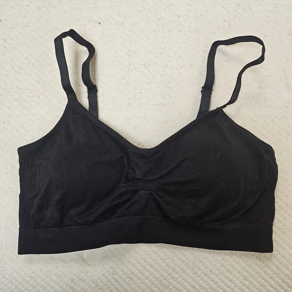 Black Seamless Bra with removable cups